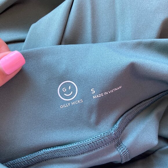 2 Gilly Hicks Active Pleated Skorties Pink and Green - Picture 5 of 8